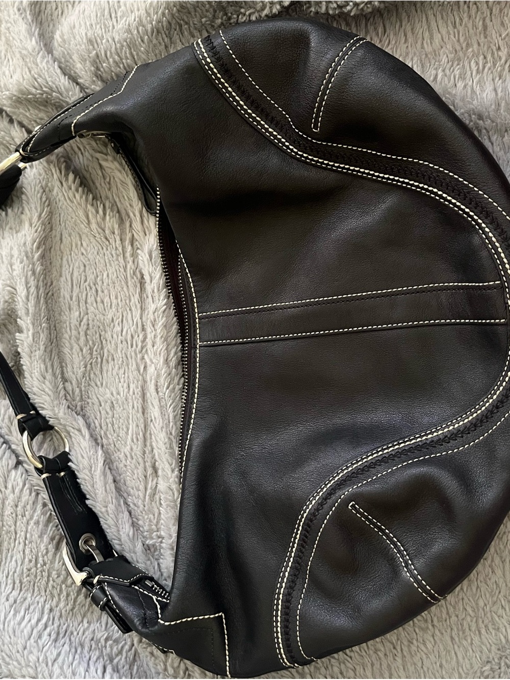 Coach Black Leather Hobo Bag with Contrast Stitching - Picture 6 of 9